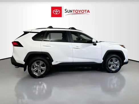 Used 2025 Toyota RAV4 XLE AWD/4WD image 2