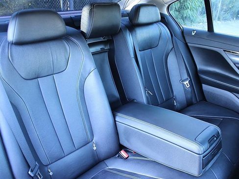 Used 2016 BMW 740i RWD image 23
