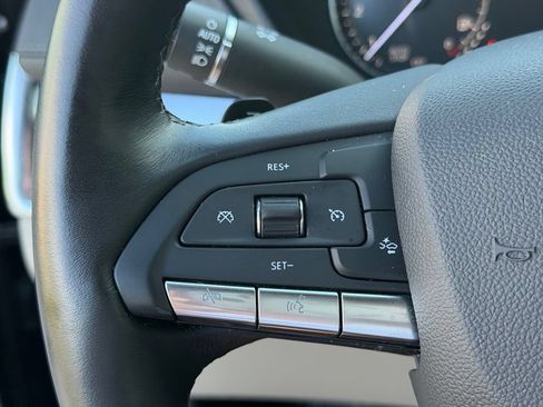 Used 2023 Cadillac XT4 Luxury FWD image 23