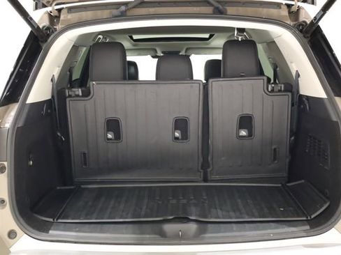 Used 2024 Nissan Pathfinder Platinum image 33