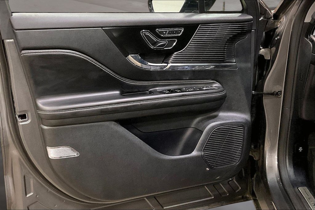 Used 2022 Lincoln Corsair AWD w/ Premium Package image 21