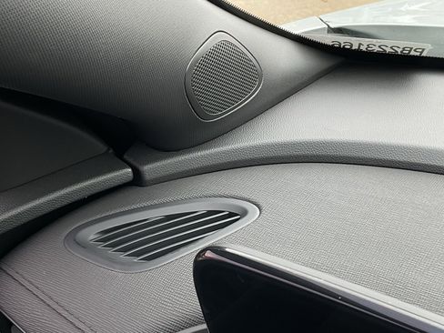 Used 2025 Buick Envista Preferred image 28