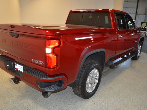 Used 2022 Chevrolet Silverado 2500 High Country w/ Technology Package AWD/4WD image 3