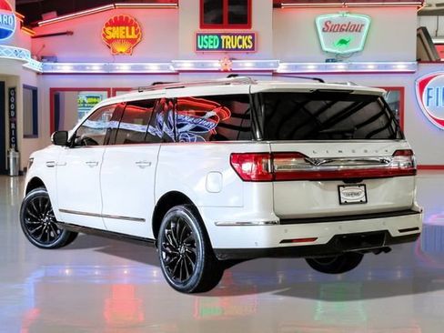 Used 2021 Lincoln Navigator L Reserve image 4