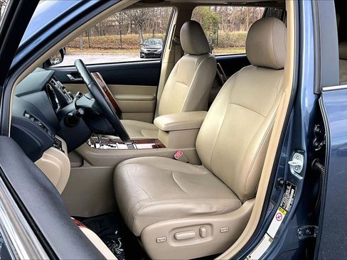 Used 2013 Toyota Highlander Limited image 8
