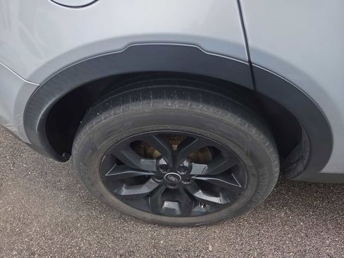 Used 2016 Land Rover Discovery Sport HSE AWD/4WD image 3
