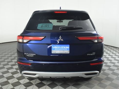 Used 2025 Mitsubishi Outlander SE image 7