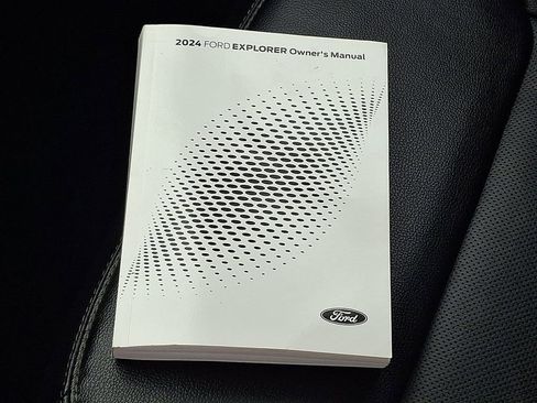 Certified 2024 Ford Explorer Limited image 27