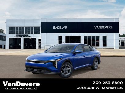 New 2025 Kia K4 LX