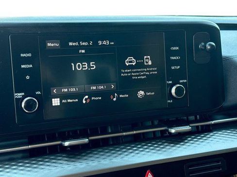 Used 2024 Kia Carnival LX FWD image 12