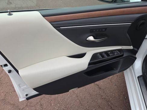 New 2025 Lexus ES 350 w/ Premium Package image 7