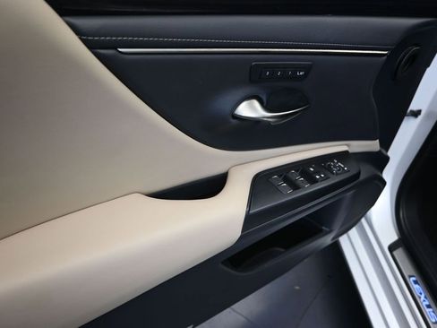 Used 2021 Lexus ES 300h w/ Premium Package FWD image 11