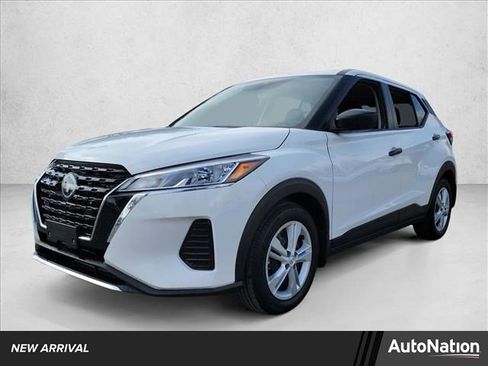 Used 2025 Nissan Kicks Play S image 1