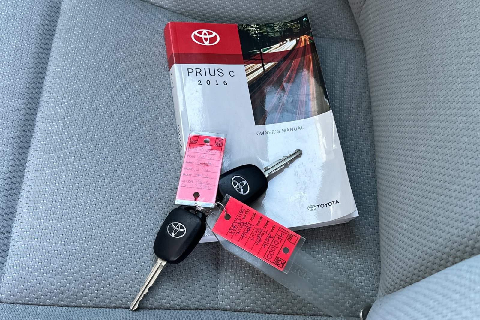 Used 2016 Toyota Prius C One FWD image 10