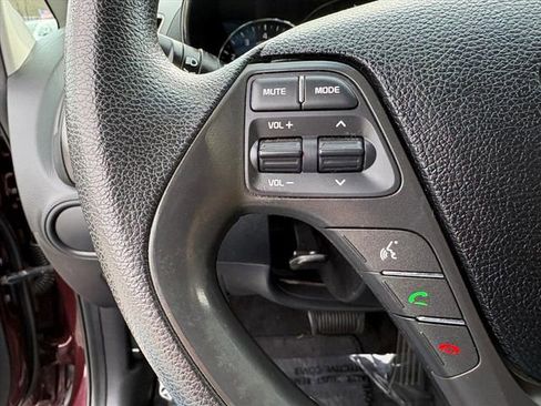 Used 2018 Kia Forte LX image 10