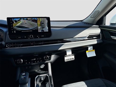 New 2025 Mitsubishi Outlander SE image 24