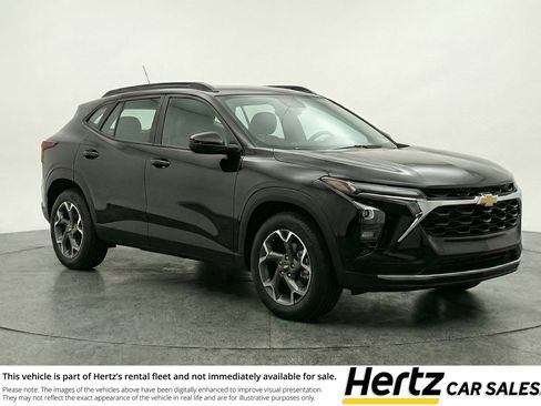 Used 2025 Chevrolet Trax LT w/ LT Convenience Package image 1