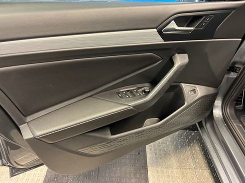 Used 2025 Volkswagen Jetta Sport FWD image 7