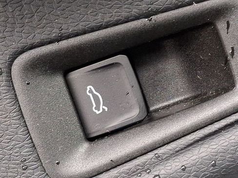 Used 2024 Volkswagen ID.4 S image 26