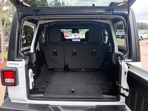 Used 2026 Jeep Wrangler Unlimited Sport AWD/4WD image 9