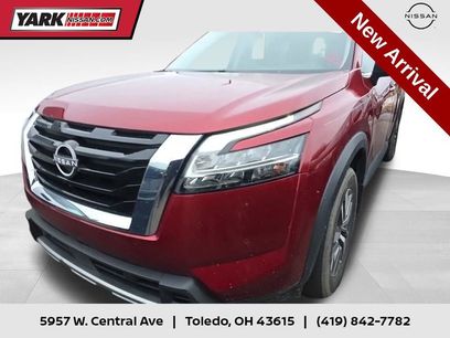 Used 2023 Nissan Pathfinder SL