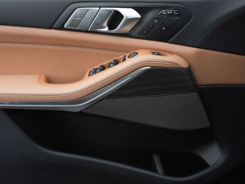 Certified 2026 BMW X7 xDrive40i w/ M Sport Package image 28