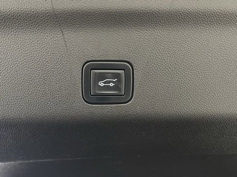 Used 2022 GMC Yukon XL Denali image 50