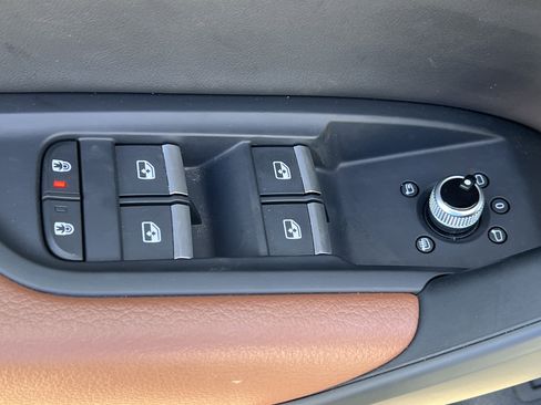 Used 2023 Audi Q5 2.0T Premium w/ Convenience Package image 15