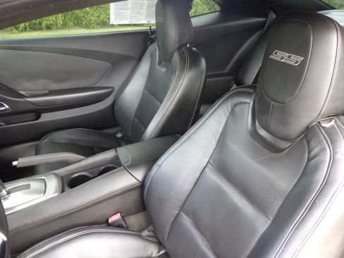 Used 2013 Chevrolet Camaro SS image 11