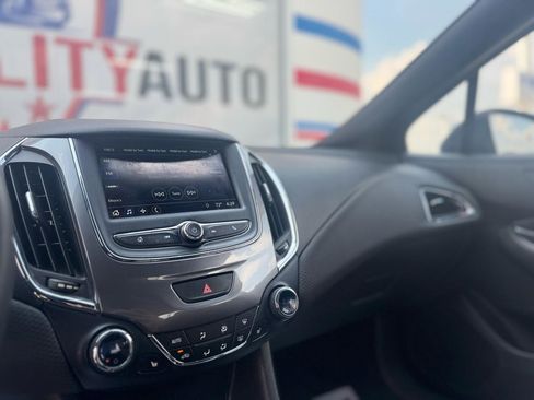 Used 2019 Chevrolet Cruze LT w/ Convenience Package image 38