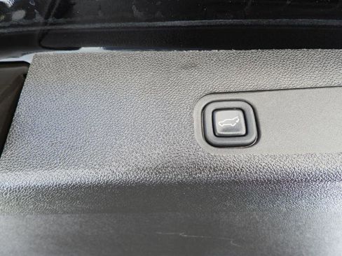 Used 2013 Cadillac Escalade Luxury image 36