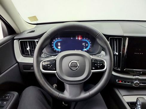 Used 2025 Volvo XC60 B5 Plus AWD/4WD image 25