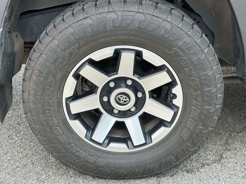 Used 2023 Toyota 4Runner TRD Off-Road Premium w/ Off Road Premium Plus Package AWD/4WD image 14