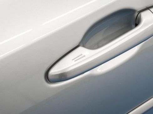 Used 2018 Toyota Highlander XLE image 17