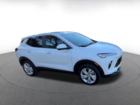 Used 2025 Buick Encore GX Preferred image 2