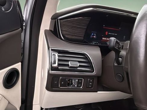 Used 2022 Lincoln Navigator L Black Label AWD/4WD image 22