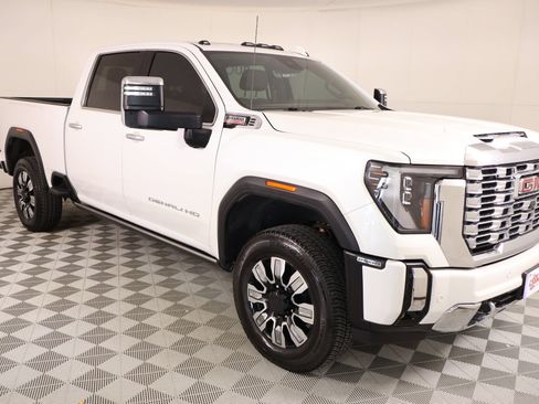 Used 2024 GMC Sierra 2500 Denali w/ Denali Reserve Package AWD/4WD image 1