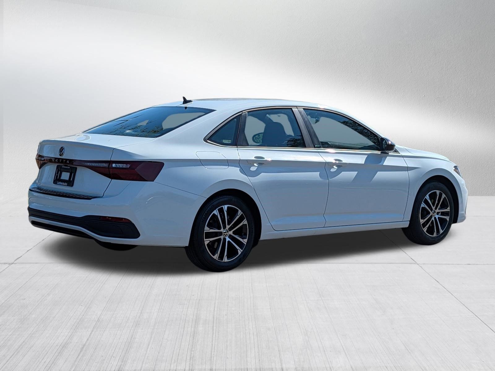 Certified 2025 Volkswagen Jetta Sport FWD image 7