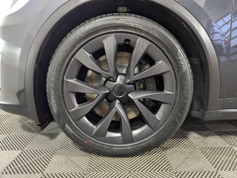 Used 2024 Tesla Model X image 13