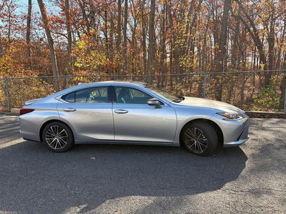 Certified 2025 Lexus ES 350 w/ Premium Package
