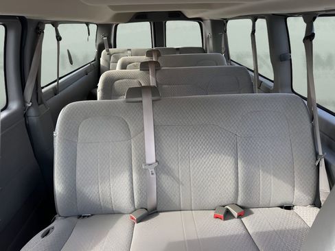 Used 2025 GMC Savana 3500 LT w/ LT Preferred Equipment Group image 11