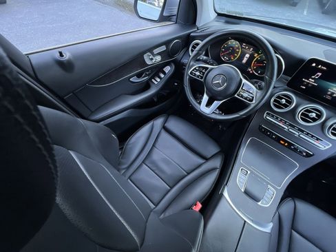 Used 2021 Mercedes-Benz GLC 300 4MATIC w/ Premium Package image 16