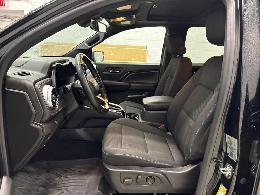 Certified 2023 Chevrolet Colorado LT w/ LT Convenience Package II AWD/4WD image 18