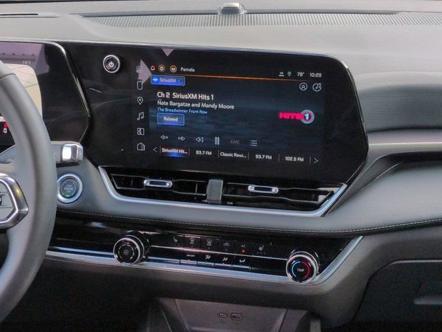 Used 2025 Chevrolet Equinox LT w/ Safety and Technology Package FWD image 17