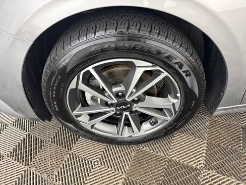 Certified 2023 Kia Forte LXS FWD image 28