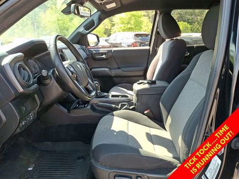 Certified 2023 Toyota Tacoma TRD Off-Road AWD/4WD image 17