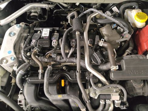 Used 2023 Nissan Sentra SR w/ SR Premium Package FWD image 30
