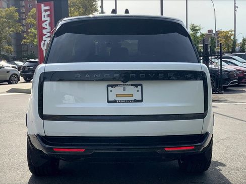 New 2025 Land Rover Range Rover SE image 4