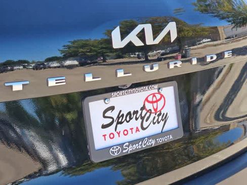 Used 2022 Kia Telluride EX w/ EX Premium Package AWD/4WD image 11