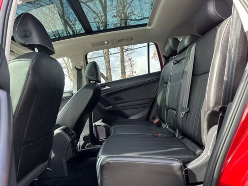 Certified 2024 Volkswagen Tiguan SE image 13